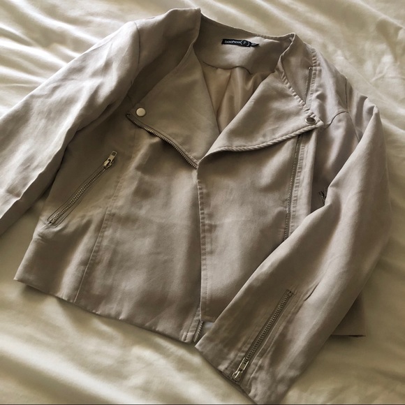 ⭐️ Boohoo Petite Lightweight Moto Jacket ⭐️ - Picture 3 of 6